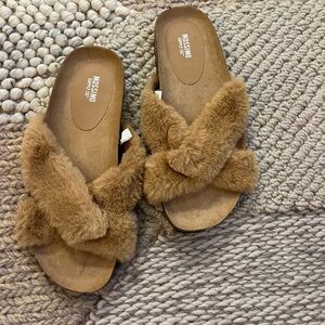 Mossimo Supply Co. Women's Brown Faux Fur Slippers
